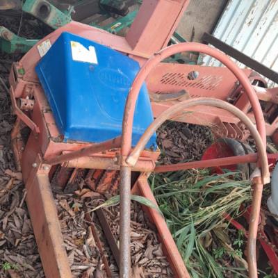 LOTE CONTENDO FORRAGEIRA CREMASCO, NO ESTADO EM QUE SE ENCONTRA.