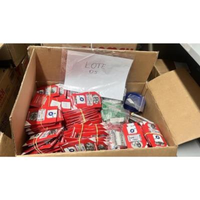 LOTE CONTENDO MATERIAL ODONTOLÓGICO, NO ESTADO EM QUE SE ENCONTRA.