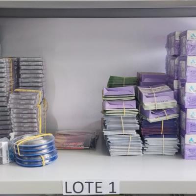 LOTE CONTENDO MATERIAL  ODONTOLÓGICO, NO ESTADO EM QUE SE ENCONTRA.