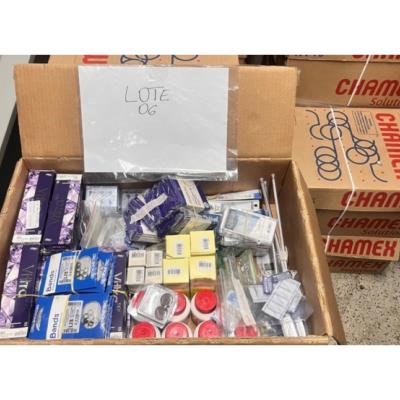 LOTE CONTENDO MATERIAL ODONTOLÓGICO, NO ESTADO EM QUE SE ENCONTRA.