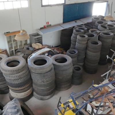 LOTE CONTENDO PNEUS DE CARROS E TRATORES, NO ESTADO EM QUE SE ENCONTRA.