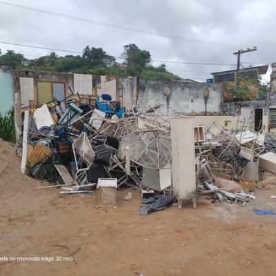 LOTE CONTENDO SUCATA COM ITENS DIVERSOS, NO ESTADO EM QUE SE ENCONTRA.
