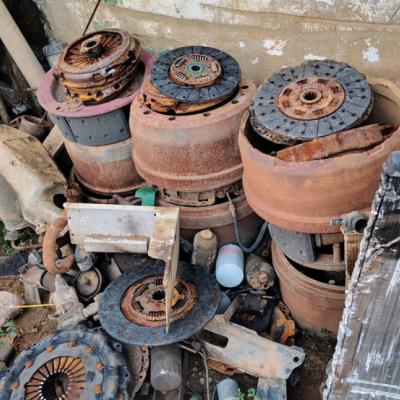 LOTE CONTENDO SUCATA DE DIVERSOS MATERIAIS, NO ESTADO EM QUE SE ENCONTRA.