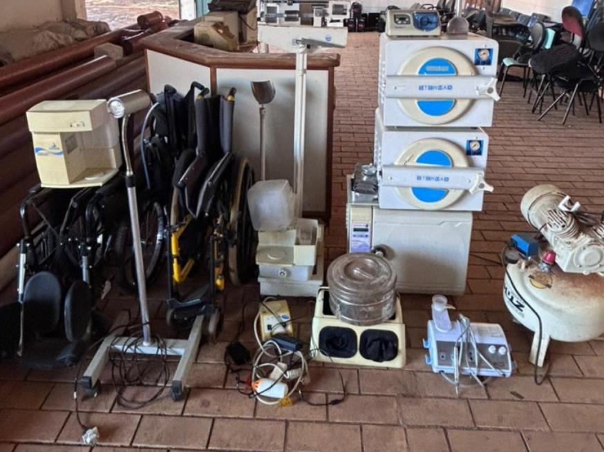 Foto ilustrativa 1 - LOTE CONTENDO SUCATA DE EQUIPAMENTOS HOSPITALARES E ODONTOLÓGICOS, NO ESTADO EM QUE SE ENCONTRA.