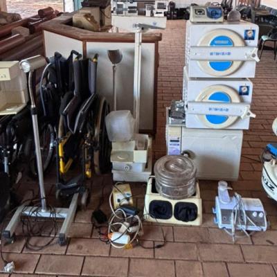 LOTE CONTENDO SUCATA DE EQUIPAMENTOS HOSPITALARES E ODONTOLÓGICOS, NO ESTADO EM QUE SE ENCONTRA.