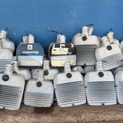 LOTE CONTENDO SUCATA DE LUMINÁRIAS DE LED, NO ESTADO EM QUE SE ENCONTRAM
