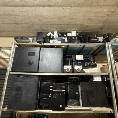 LOTE CONTENDO SUCATAS DIVERSAS, TAIS COMO: MATERIAL DE INFORMÁTICA, ELETRÔNICOS, CADEIRAS, ARMÁRIO, ENTRE OUTROS, NO ESTADO EM QUE SE ENCONTRAM.
