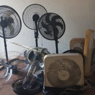 LOTE CONTENDO VENTILADORES, NO ESTADO EM QUE SE ENCONTRA.