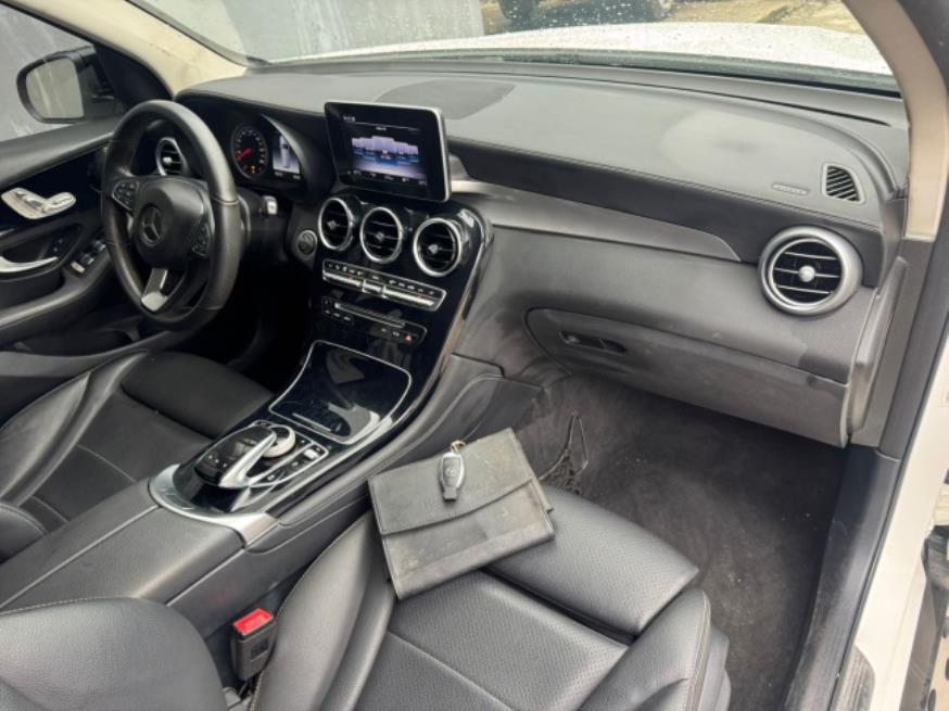 Foto ilustrativa 5 - M. BENZ GLC 250 4MATIC 2019 – BRANCA – GASOLINA