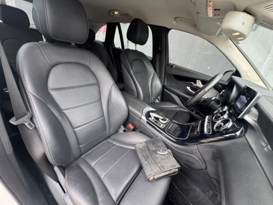 Foto ilustrativa 6 - M. BENZ GLC 250 4MATIC 2019 – BRANCA – GASOLINA