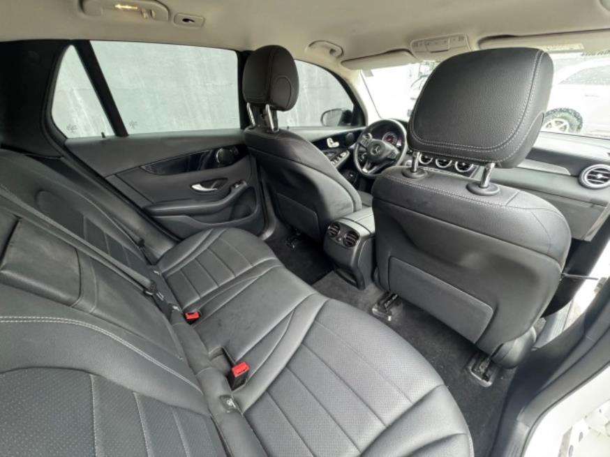 Foto ilustrativa 7 - M. BENZ GLC 250 4MATIC 2019 – BRANCA – GASOLINA