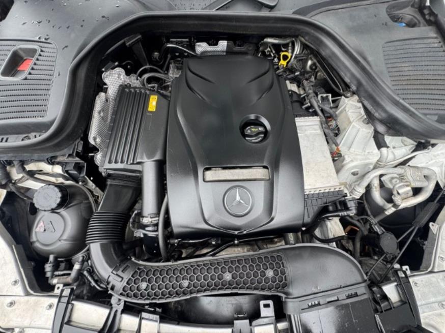 Foto ilustrativa 8 - M. BENZ GLC 250 4MATIC 2019 – BRANCA – GASOLINA