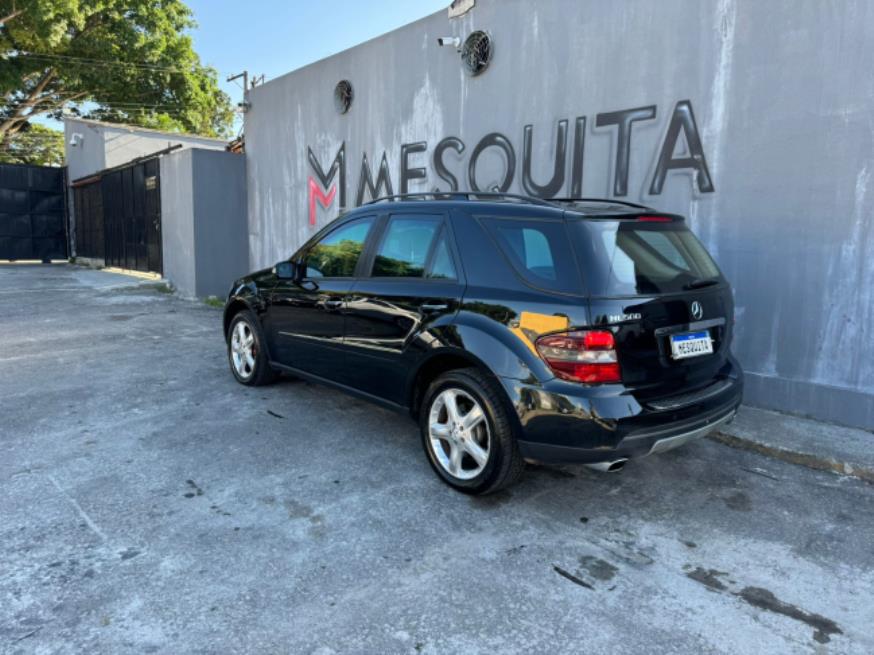 Foto ilustrativa 8 - MERCEDES BENZ ML500 BLINDADO 2006 – PRETA – GASOLINA