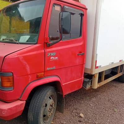 Mercedes Bnes 710  2011