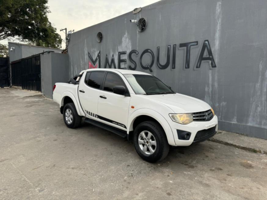 Foto ilustrativa 1 - MITSUBISHI L200 TRITON HPE 2011 – BRANCA – DIESEL