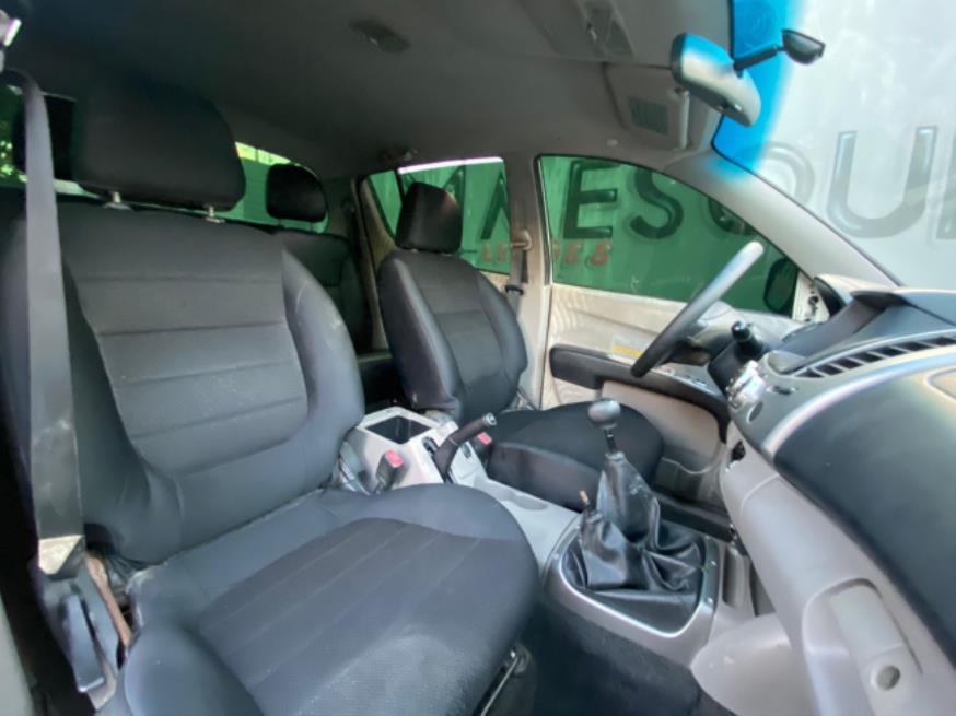 Foto ilustrativa 35 - MITSUBISHI L200 TRITON HPE 4×4 2011 – BRANCA – DIESEL