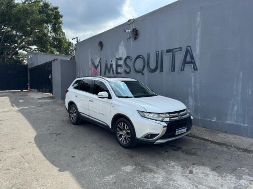 Foto ilustrativa 1 - MITSUBISHI OUTLANDER 3.0 GT 2016  – BRANCA – GASOLINA/GNV