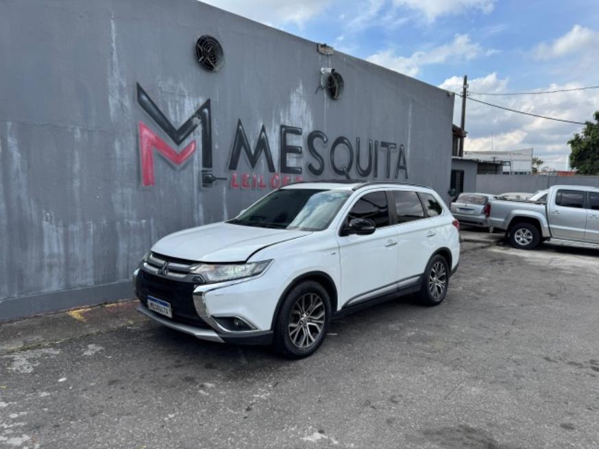 Foto ilustrativa 6 - MITSUBISHI OUTLANDER 3.0 GT 2016  – BRANCA – GASOLINA/GNV