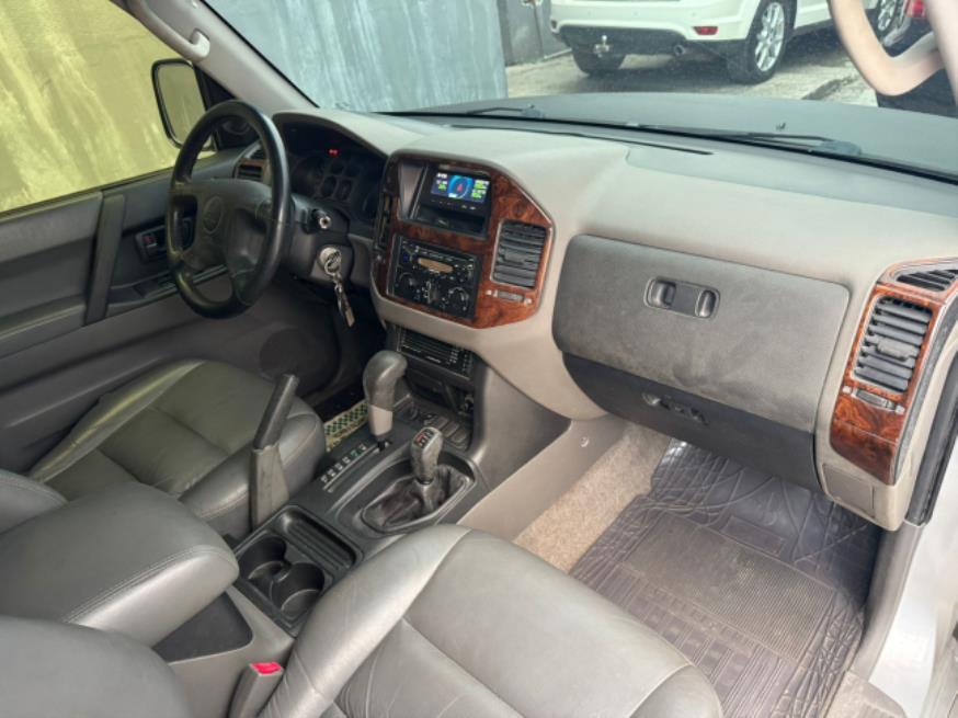 Foto ilustrativa 5 - MITSUBISHI PAJERO GLS 2001  – CINZA – GASOLINA