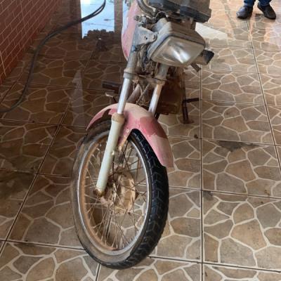 MOTOCICLETA, HONDA/CG 125 TITAN, VERMELHA, 1999/1999, GASOLINA, CHASSI: 9C2JC2500XR173877, RENAVAM: 730279529, NO ESTADO EM QUE SE ENCONTRA.