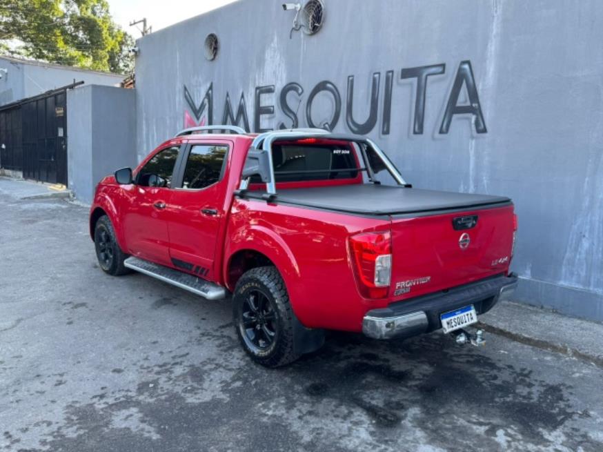 Foto ilustrativa 2 - NISSAN FRONTIER LE CD 4×4 2.3 Bi-TB DIESEL AUT. 2018 – VERMELHA – DIESEL