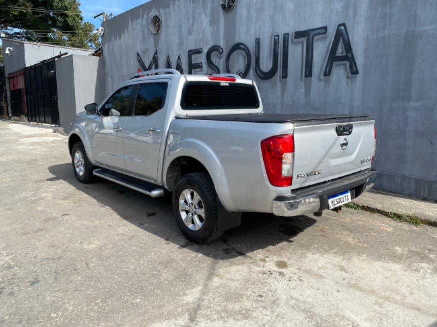 Foto ilustrativa 8 - NISSAN FRONTIER LE CD 4X4 2018 AT  – PRATA – DIESEL