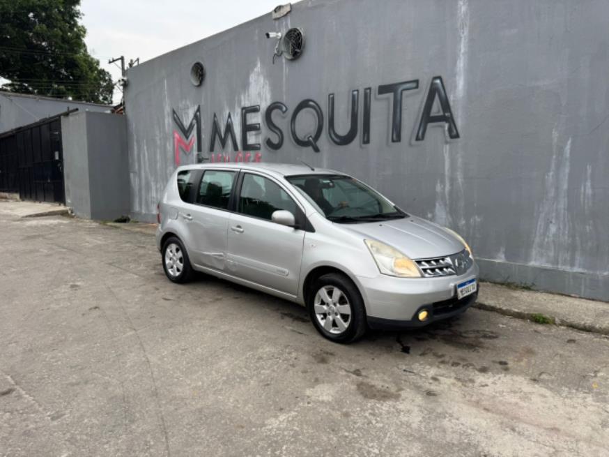 Foto ilustrativa 1 - NISSAN LIVINA SL 1.8 AUT 2010 – PRATA – FLEX