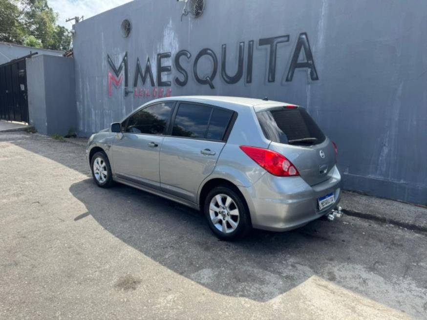 Foto ilustrativa 2 - NISSAN TIIDA S 1.8 2009 – CINZA – FLEX