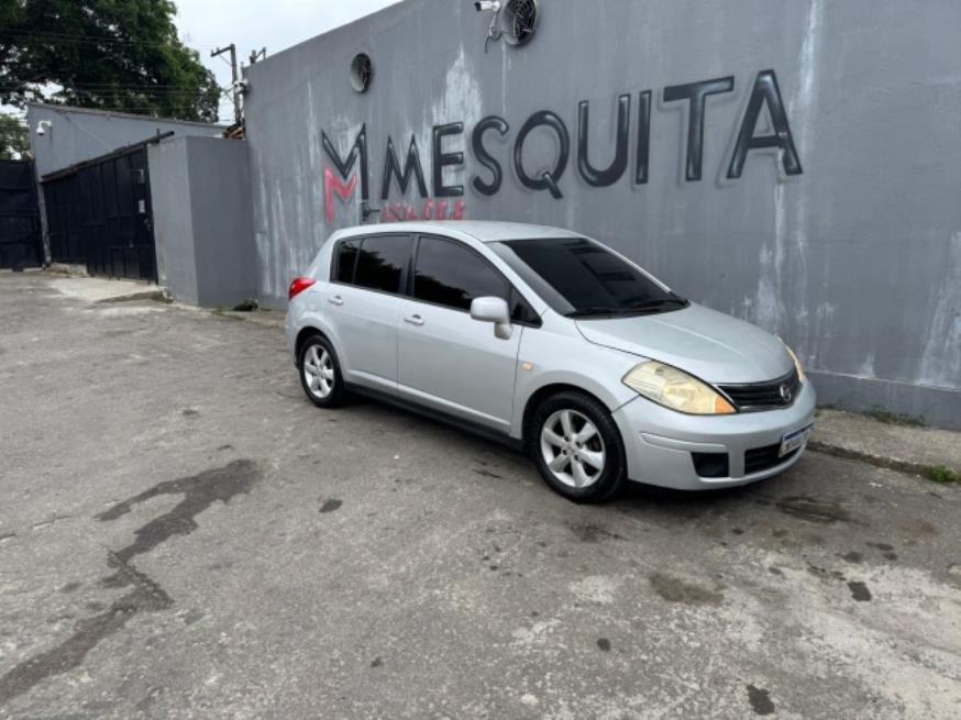 Foto ilustrativa 1 - NISSAN TIIDA S 1.8 2012 – PRATA – FLEX
