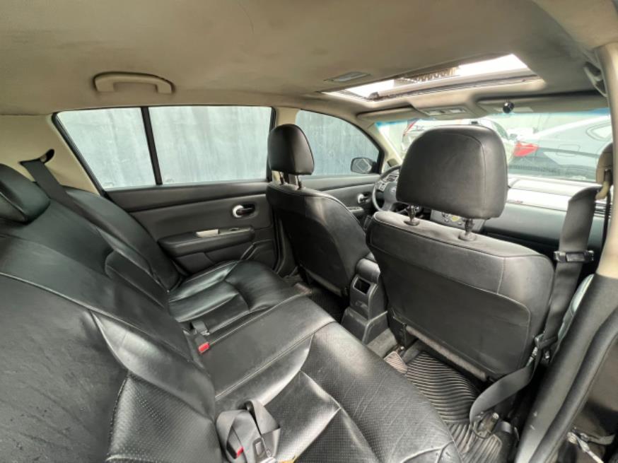 Foto ilustrativa 7 - NISSAN TIIDA SL 1.8 2012 – PRETO – FLEX