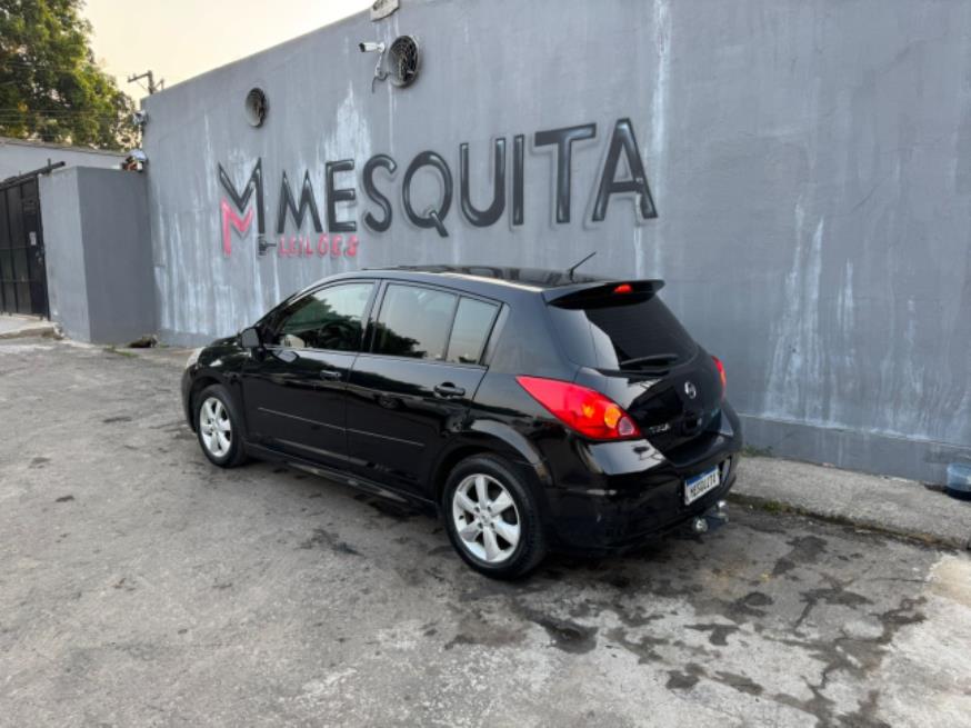 Foto ilustrativa 2 - NISSAN TIIDA SL 1.8 2013 – PRETO – FLEX