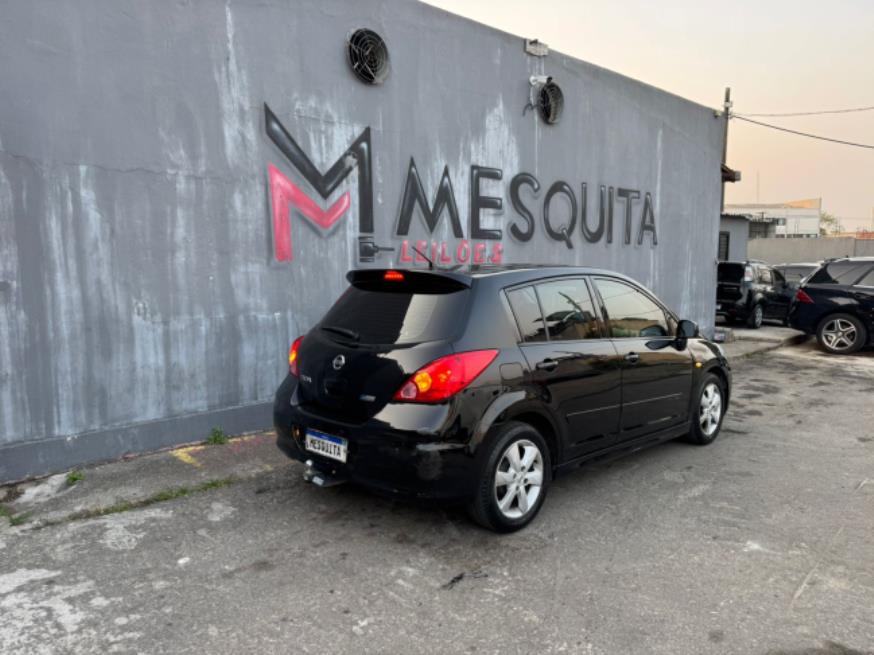 Foto ilustrativa 4 - NISSAN TIIDA SL 1.8 2013 – PRETO – FLEX
