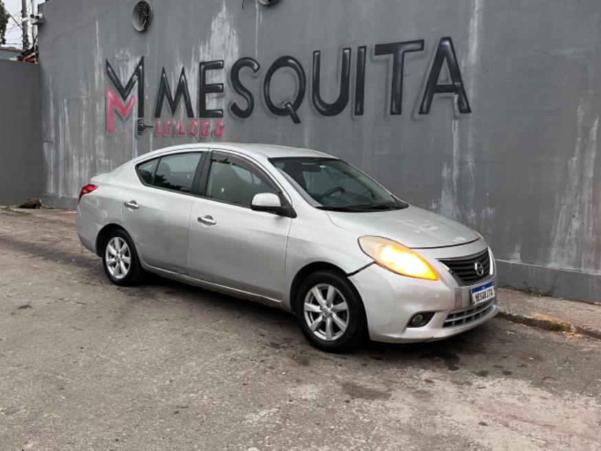 Foto ilustrativa 1 - NISSAN VERSA SL 1.6 2013 – PRATA – FLEX/GNV