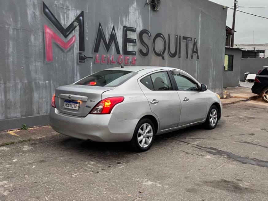 Foto ilustrativa 3 - NISSAN VERSA SL 1.6 2013 – PRATA – FLEX/GNV