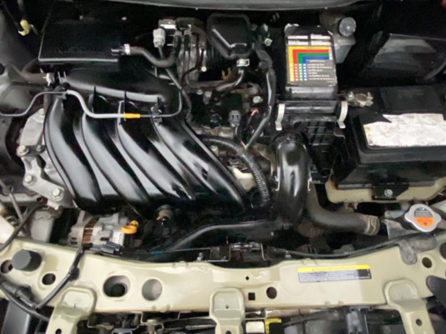 Foto ilustrativa 8 - NISSAN VERSA SV FLEX 2013 – PRATA – GASOLINA