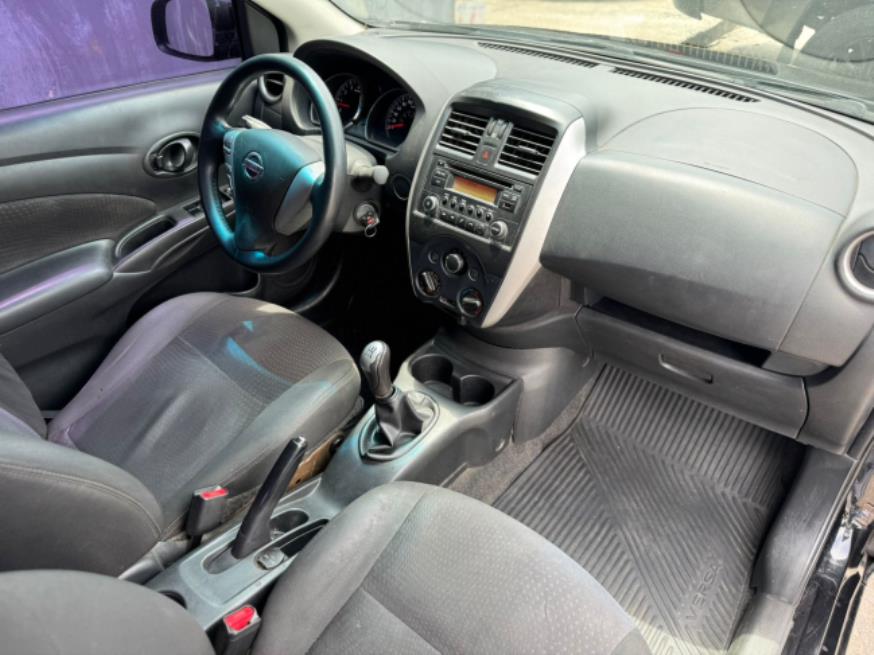 Foto ilustrativa 2 - NISSAN VERSA SV FLEX 2017 – PRETO – GASOLINA