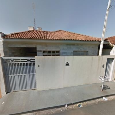 NUA PROPRIEDADE – Imóvel Residencial com 100,90m² A.C., 120,00m² A.T.