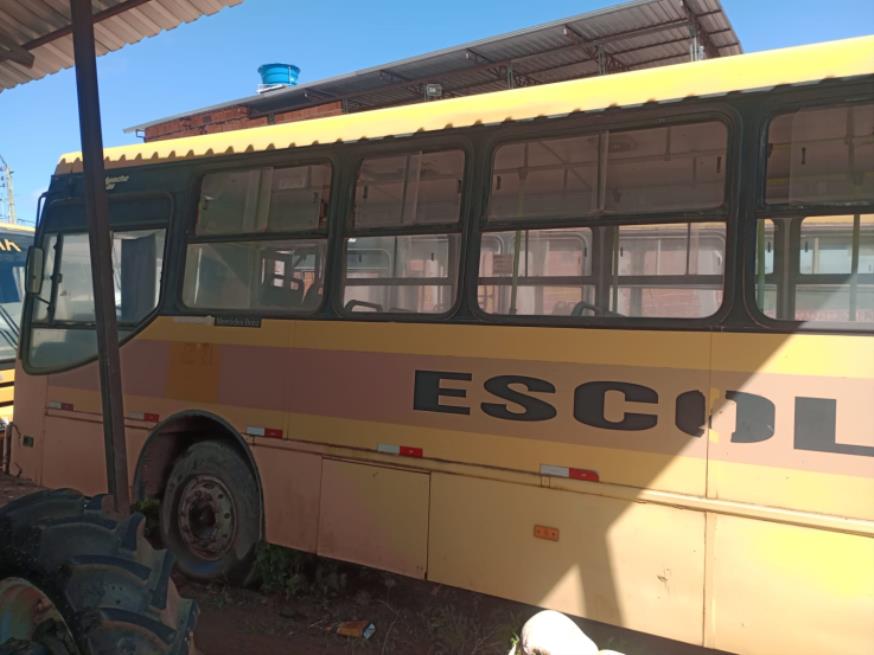 Foto ilustrativa 4 - ONIBUS M.BENZ/CAIO APACHES21 U, DIESEL, BEGE, 2002/2002, CHASSI: 9BM3840672B303504, RENAVAM: 00789322889, NO ESTADO EM QUE SE ENCONTRA.