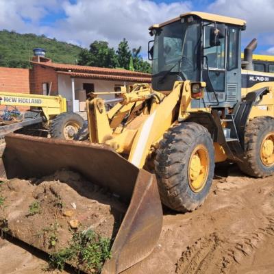 Foto ilustrativa 1 - PÁ CARREGADEIRA – HYUNDAI HL740, ANO: 2014, COR: AMARELA,SÉRIE: 0000354,NO ESTADO EM QUE SE ENCONTRA.
