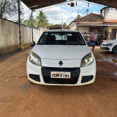 PASSAGEIRO AUTOMOVEL, RENAULT/SANDERO AUT1016V, BRANCA, ALCOOL/GASOLINA, 2013/2014, CHASSI: 93YBSR6RHEJ775120, RENAVAM: , NO ESTADO EM QUE SE ENCONTRA.