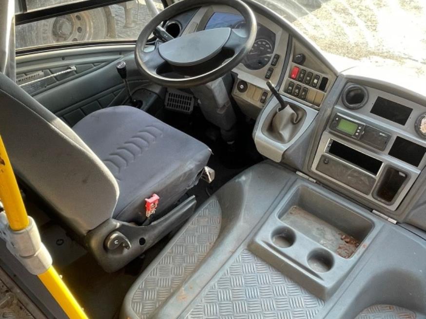 Foto ilustrativa 12 - PASSAGEIRO / ONIBUS MPOLO/VOLARE V8L 4X4 EO, 2013/2013, DIESEL, PLACA HTO – 3B68, RENAVAM: 00552300616, CHASSI: 93PB58M1MDC046971, NO ESTADO EM QUE SE ENCONTRA.