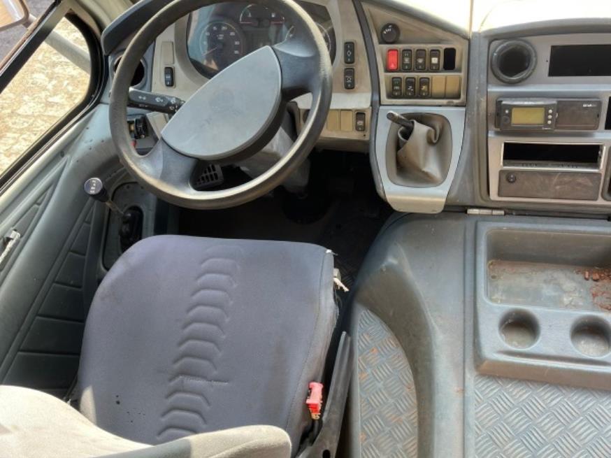 Foto ilustrativa 16 - PASSAGEIRO / ONIBUS MPOLO/VOLARE V8L 4X4 EO, 2013/2013, DIESEL, PLACA HTO – 3B68, RENAVAM: 00552300616, CHASSI: 93PB58M1MDC046971, NO ESTADO EM QUE SE ENCONTRA.