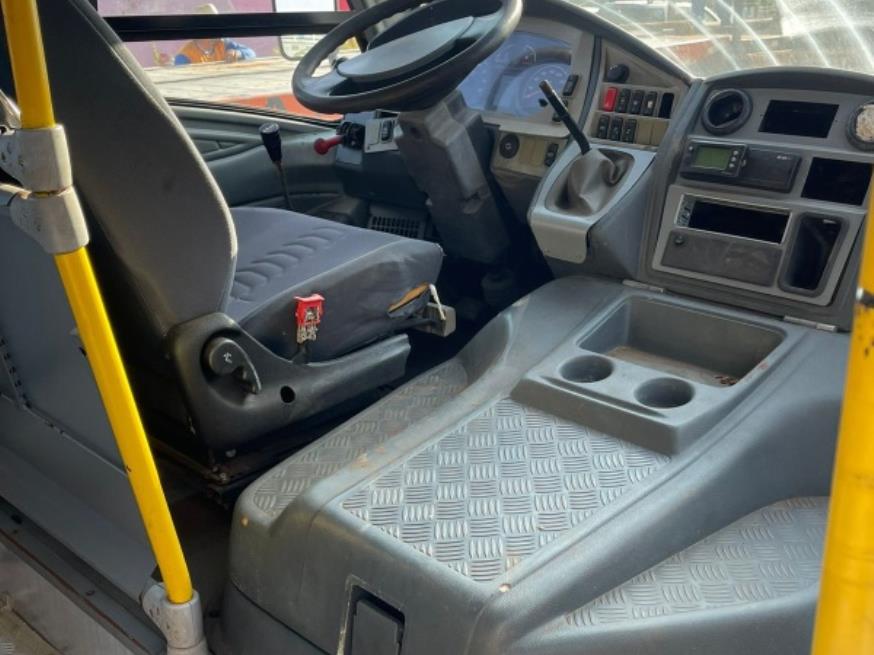 Foto ilustrativa 18 - PASSAGEIRO / ONIBUS MPOLO/VOLARE V8L 4X4 EO, 2013/2013, DIESEL, PLACA HTO – 3B68, RENAVAM: 00552300616, CHASSI: 93PB58M1MDC046971, NO ESTADO EM QUE SE ENCONTRA.