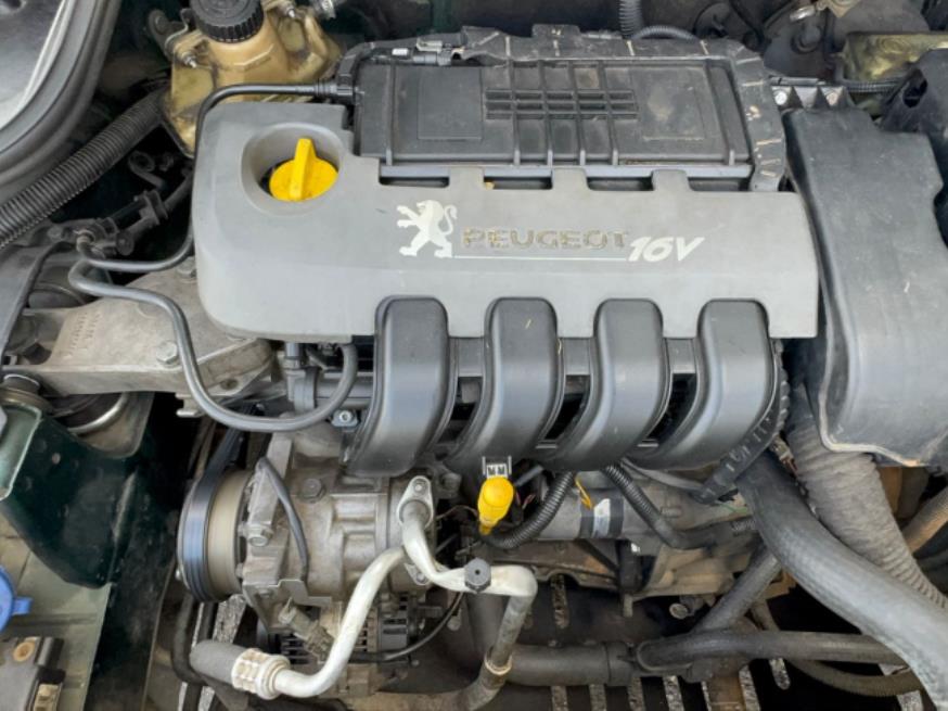 Foto ilustrativa 4 - PEUGEOT 206 SOLEIL 2002 – VERDE – FLEX