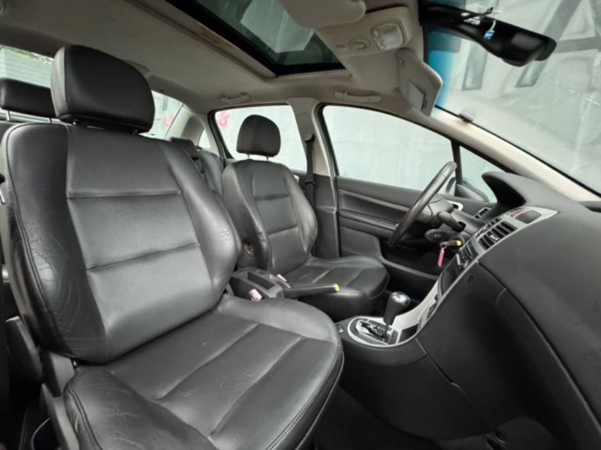 Foto ilustrativa 6 - PEUGEOT 307 SEDAN FELINE AUT 2010 – CINZA – GASOLINA