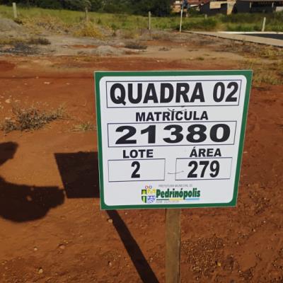 QUADRA 02, LOTE 02, AVENIDA COMERCIAL DO VALLE, LOTEAMENTO VIA COMERCIAL DO VALLE, PEDRINÓPOLIS/MG, ÁREA DE 279,00 M². MATRÍCULA: 21380. NO ESTADO EM QUE SE ENCONTRA.