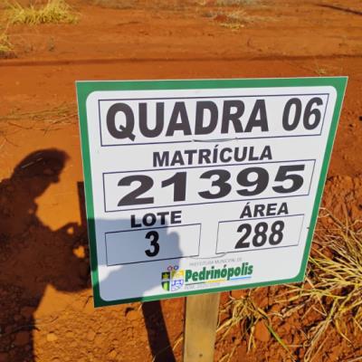 QUADRA 06, LOTE 03, AVENIDA COMERCIAL DO VALLE, LOTEAMENTO VIA COMERCIAL DO VALLE, PEDRINÓPOLIS/MG, ÁREA DE 288,00 M². MATRÍCULA: 21395. NO ESTADO EM QUE SE ENCONTRA.
