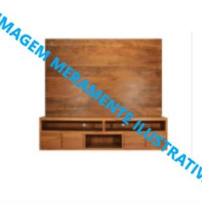 Rack em madeira com painel.