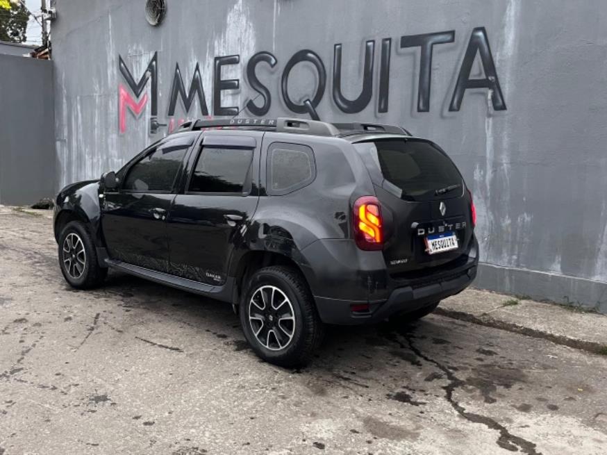 Foto ilustrativa 2 - RENAULT DUSTER DAKAR 1.6 4×2 2016 – PRETA – FLEX