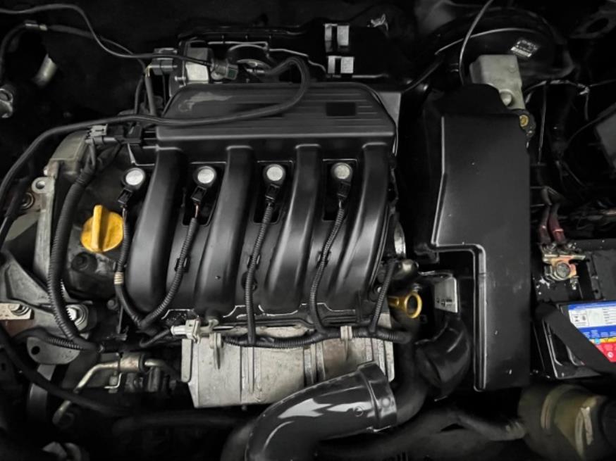 Foto ilustrativa 8 - RENAULT DUSTER DAKAR 1.6 4×2 2016 – PRETA – FLEX